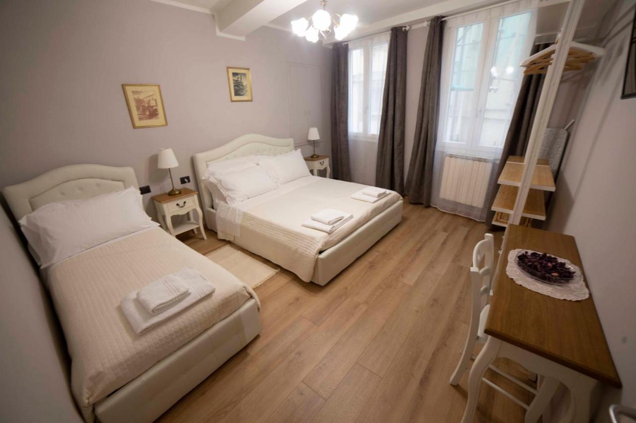Valia Pitti 1 * Florenz