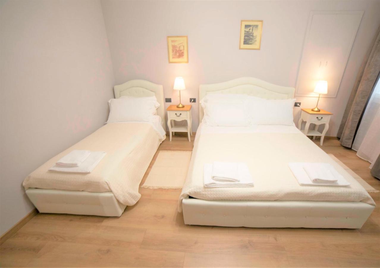 Valia Pitti 1 * Florenz
